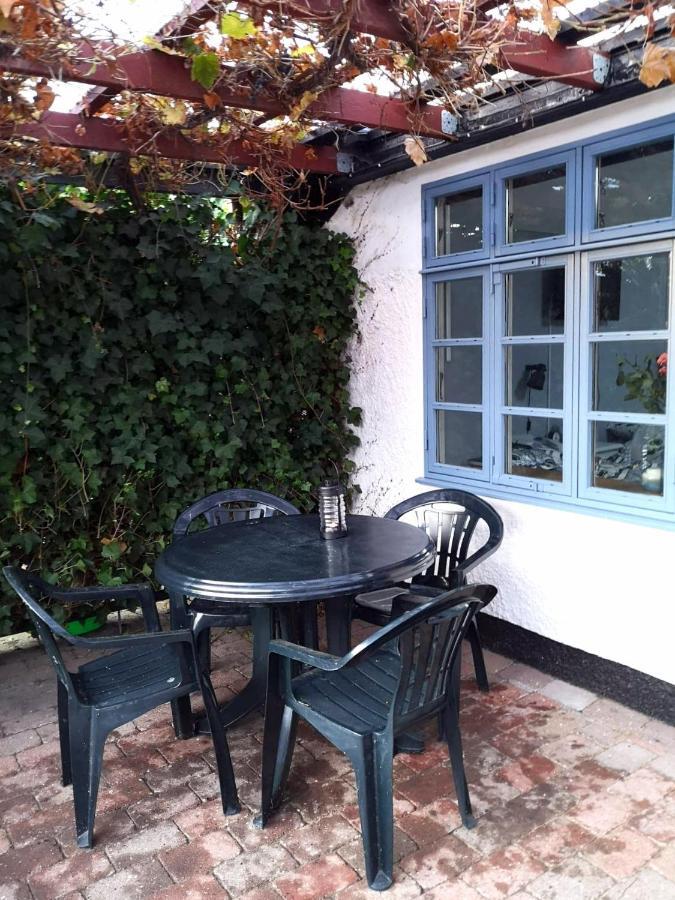 Cosy Cottage In A Garden Ishøj Extérieur photo